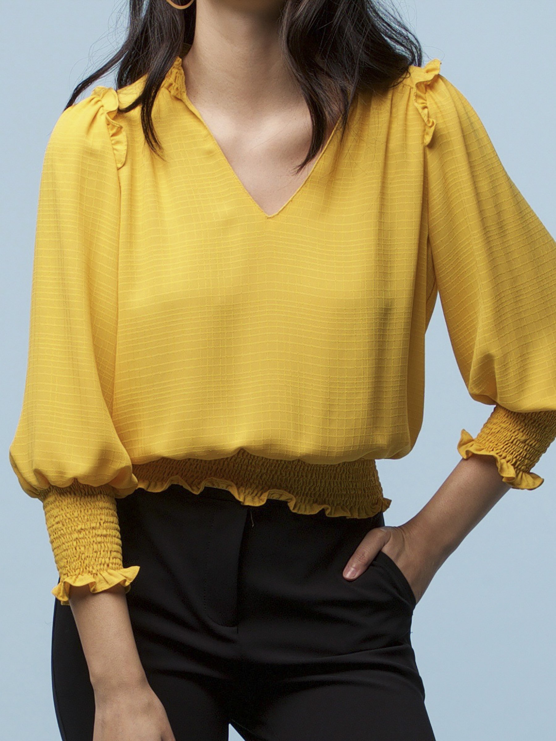 modelo de blusa amarela
